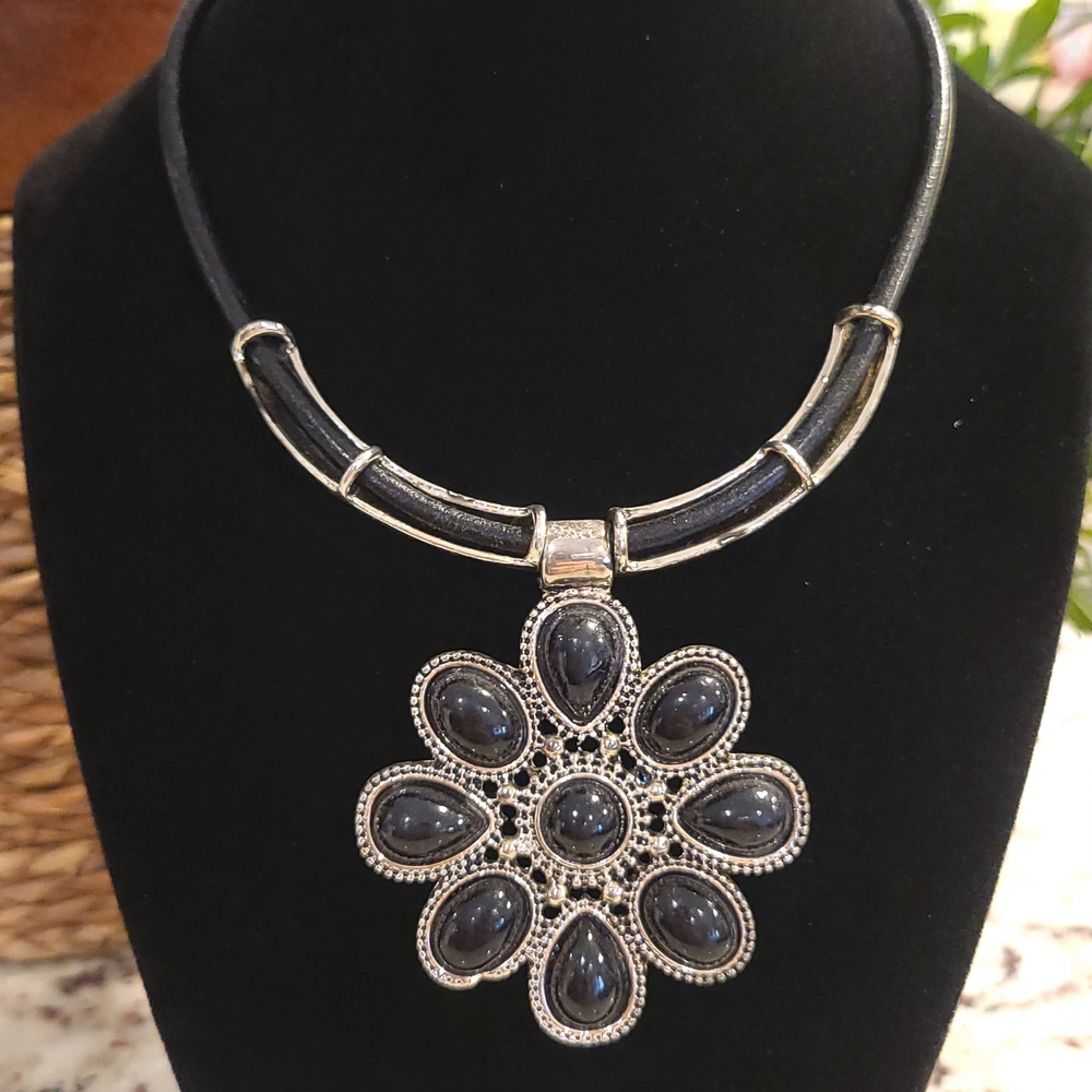 Black and Silver Floral Pendant Necklace